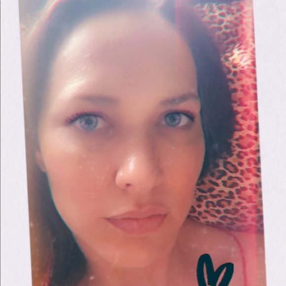 Meet your Posher, Marissa - Picture 1 of 1